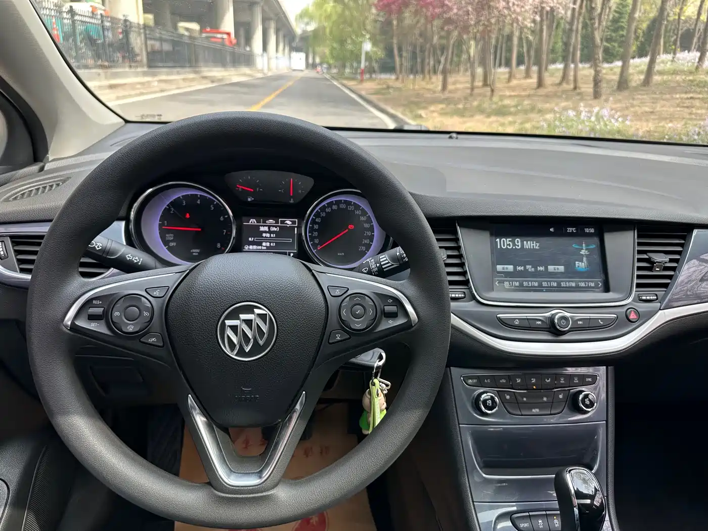 Buick Verano 2018 Hatchback 15S Automatic Leading фото 7