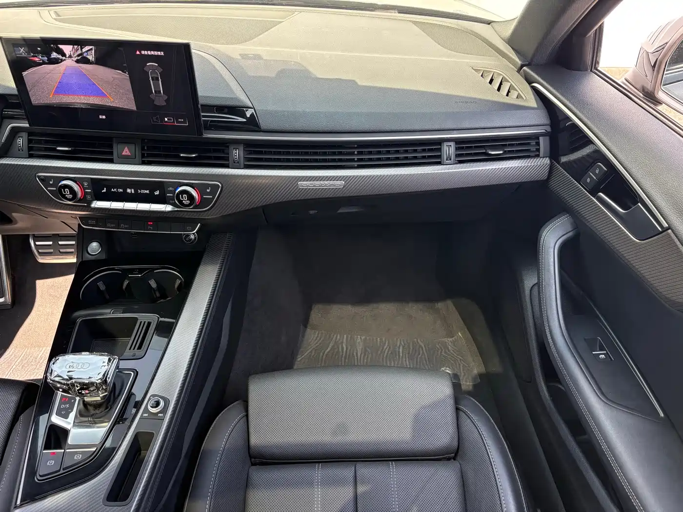 Фото 8 - Audi A4L