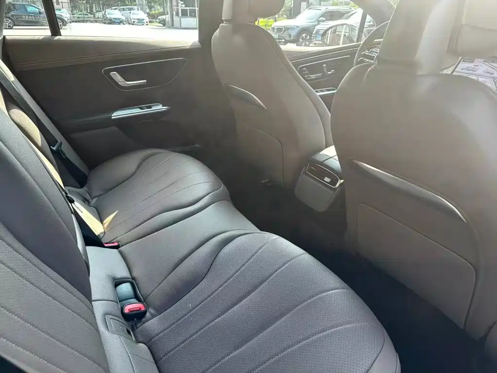 Mercedes-Benz EQE 2025 2025 Model 500 4MATIC Luxury Edition