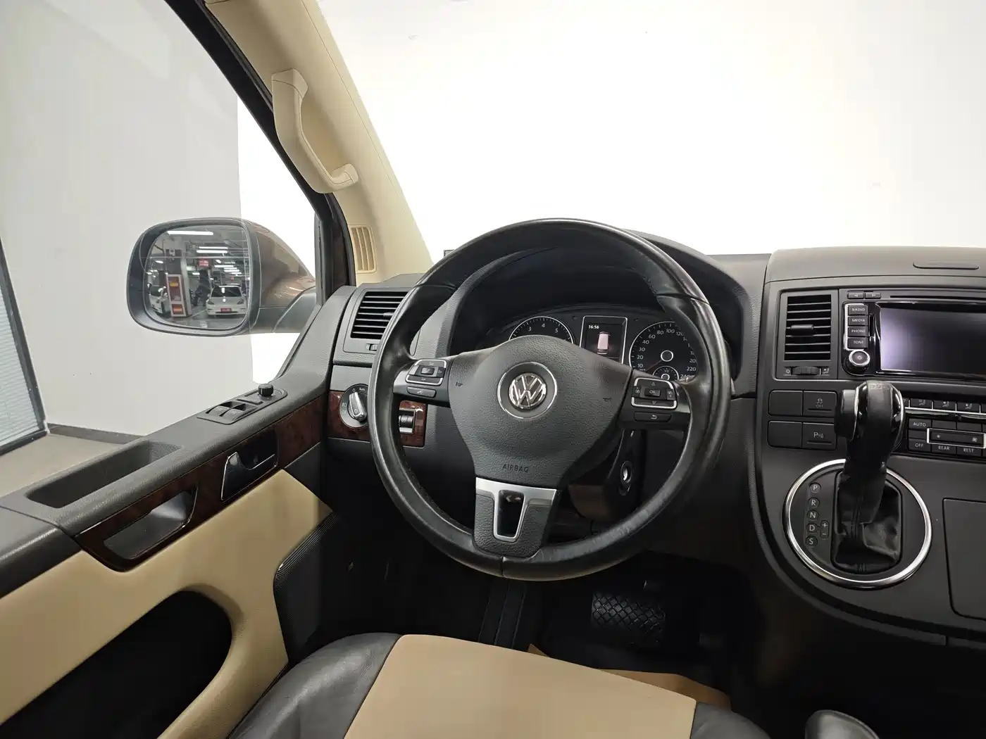 Volkswagen Multivan 2015 2012 2.0TSI 4WD Premium