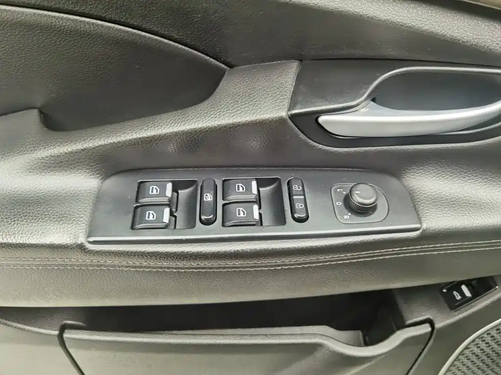 Photo 9 - Geely Borui