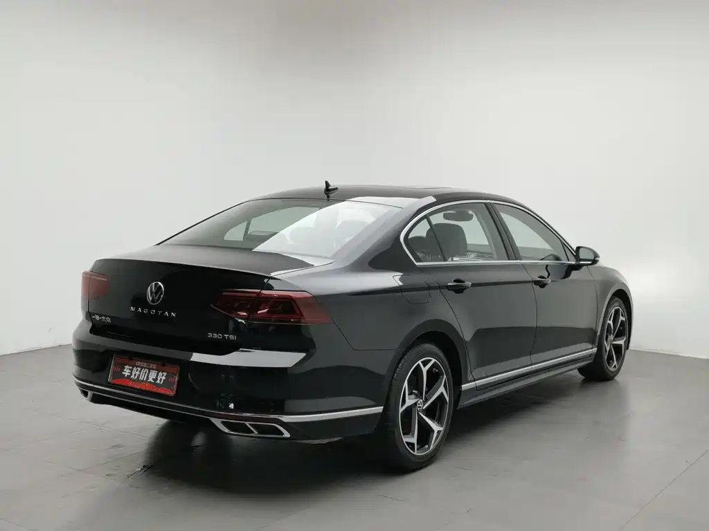 Photo 2 - Volkswagen Magotan