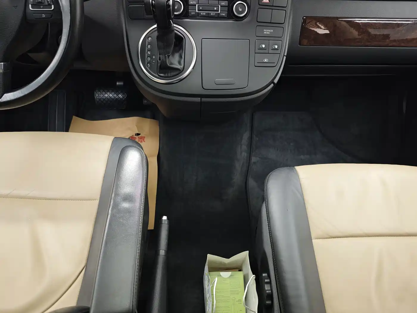 Volkswagen Multivan 2015 2012 2.0TSI 4WD Premium