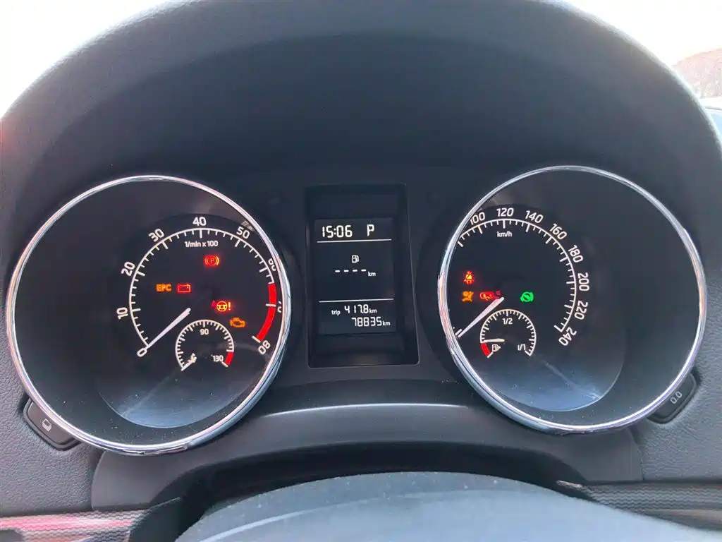 Škoda Yeti 2016 1.4TSI DSG Forward Edition фото 8