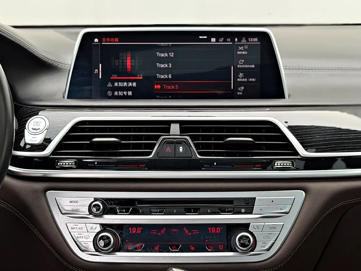 BMW 7 Series 2019 730Li M Sport Package фото 10