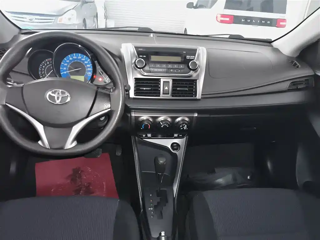Toyota YARiS L Zhi Xuan 2015 1.5E Auto Charming Edition фото 13