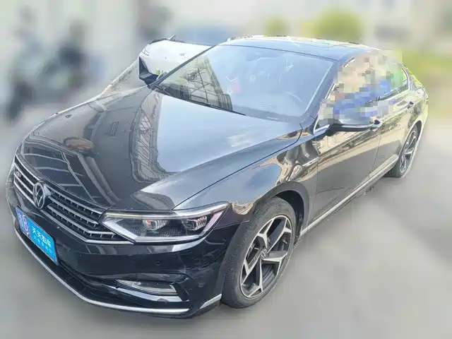 Volkswagen Magotan 2023 Model 2 Million Commemorative Edition 330TSI DSG Luxury — фото 1