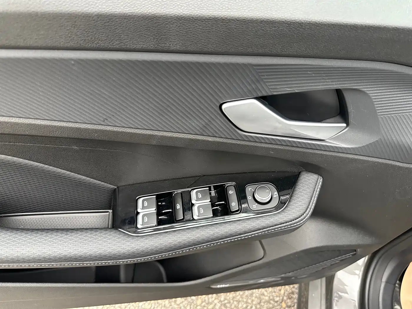 GEELY AUTOMOBILE BINRUI