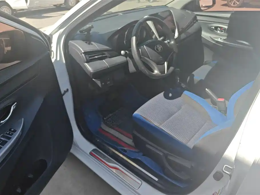 TOYOTA YARIS L TO ENJOY