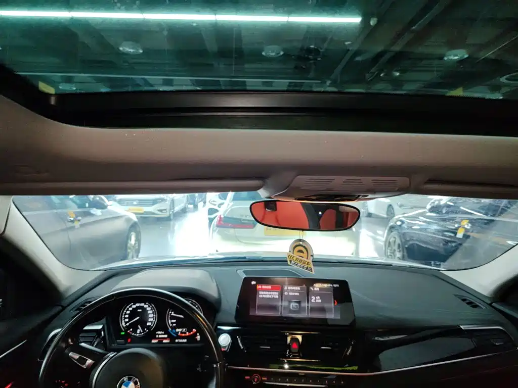 BMW 1 Series 2023 125i M Sport Shadow Edition фото 18