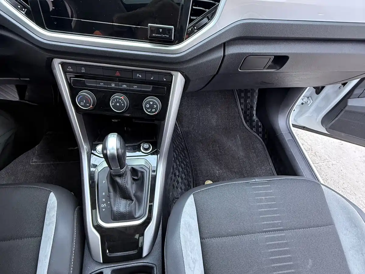 VOLKSWAGEN T ROC EXPLORING SONGS