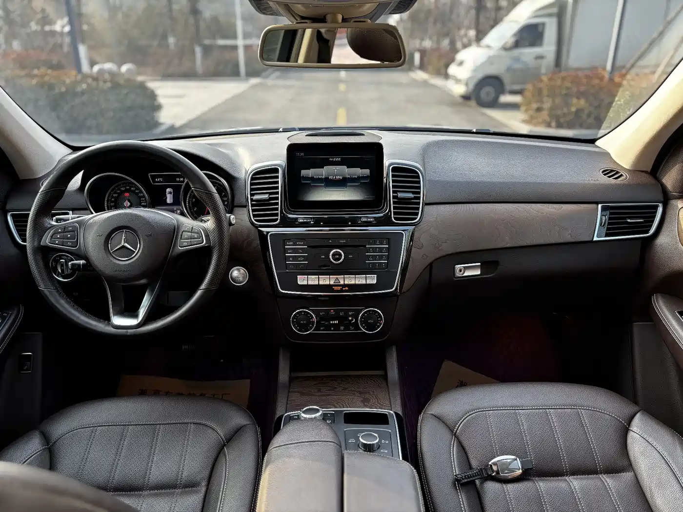 Mercedes-Benz GLE 2016 GLE 320 4MATIC Luxury фото 7