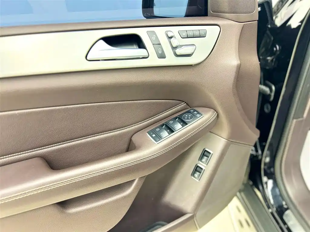 Mercedes-Benz GLS 2016 GLS 400 4MATIC Dynamic фото 18