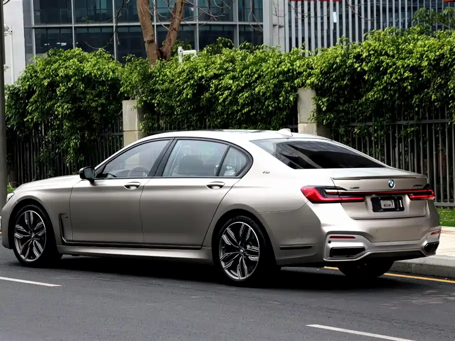 BMW 7 SERIES