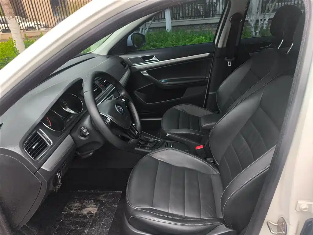 Volkswagen Lavida Tour 2017 230TSI DSG Comfort Edition фото 17