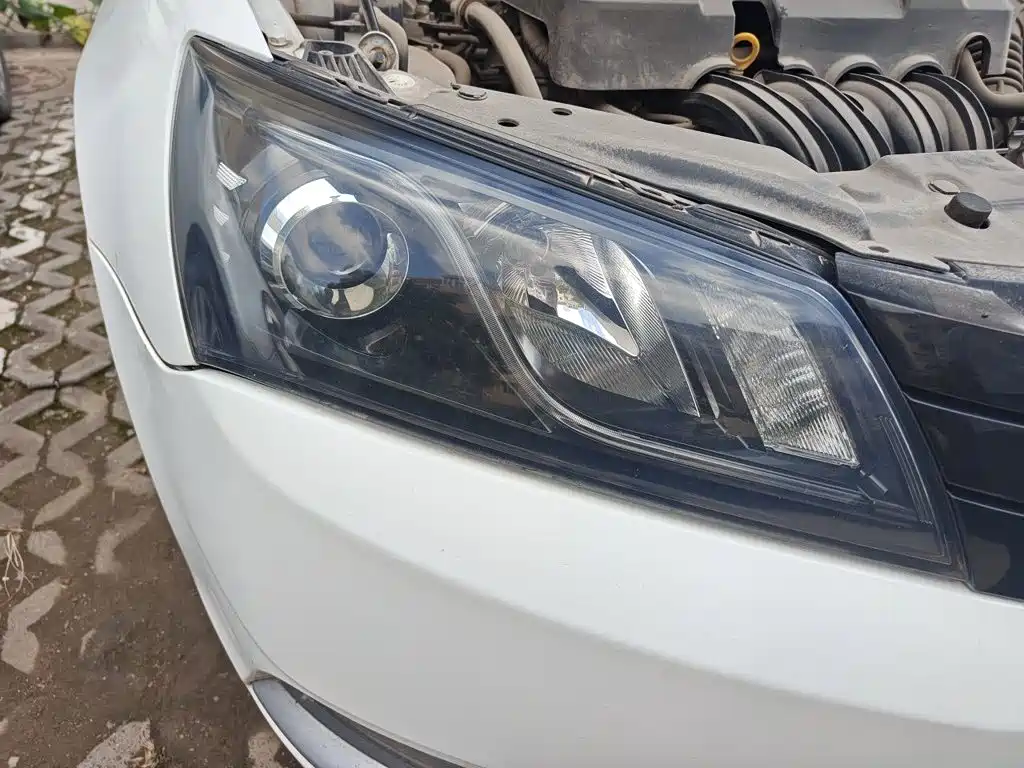 Geely Emgrand 2015 2015 Sedan 1.5L Manual Upward Edition