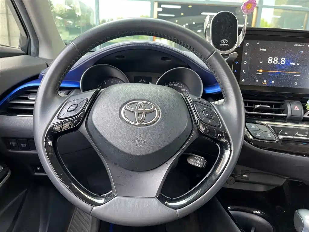 Toyota C-HR 2021 2.0L Luxury Edition фото 11