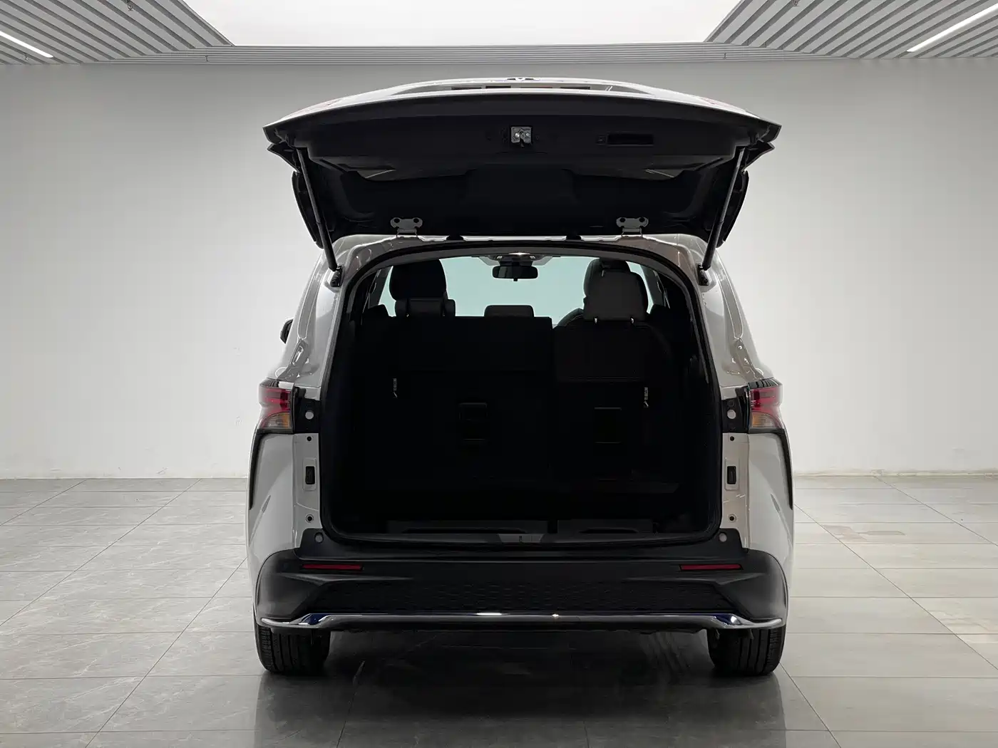 Toyota Granvia 2025 2024 2.5L Hybrid Comfort