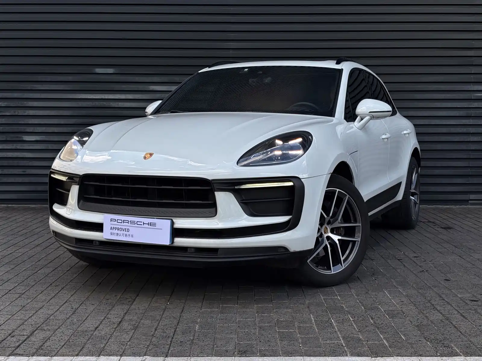 Фото 1 - Porsche Macan
