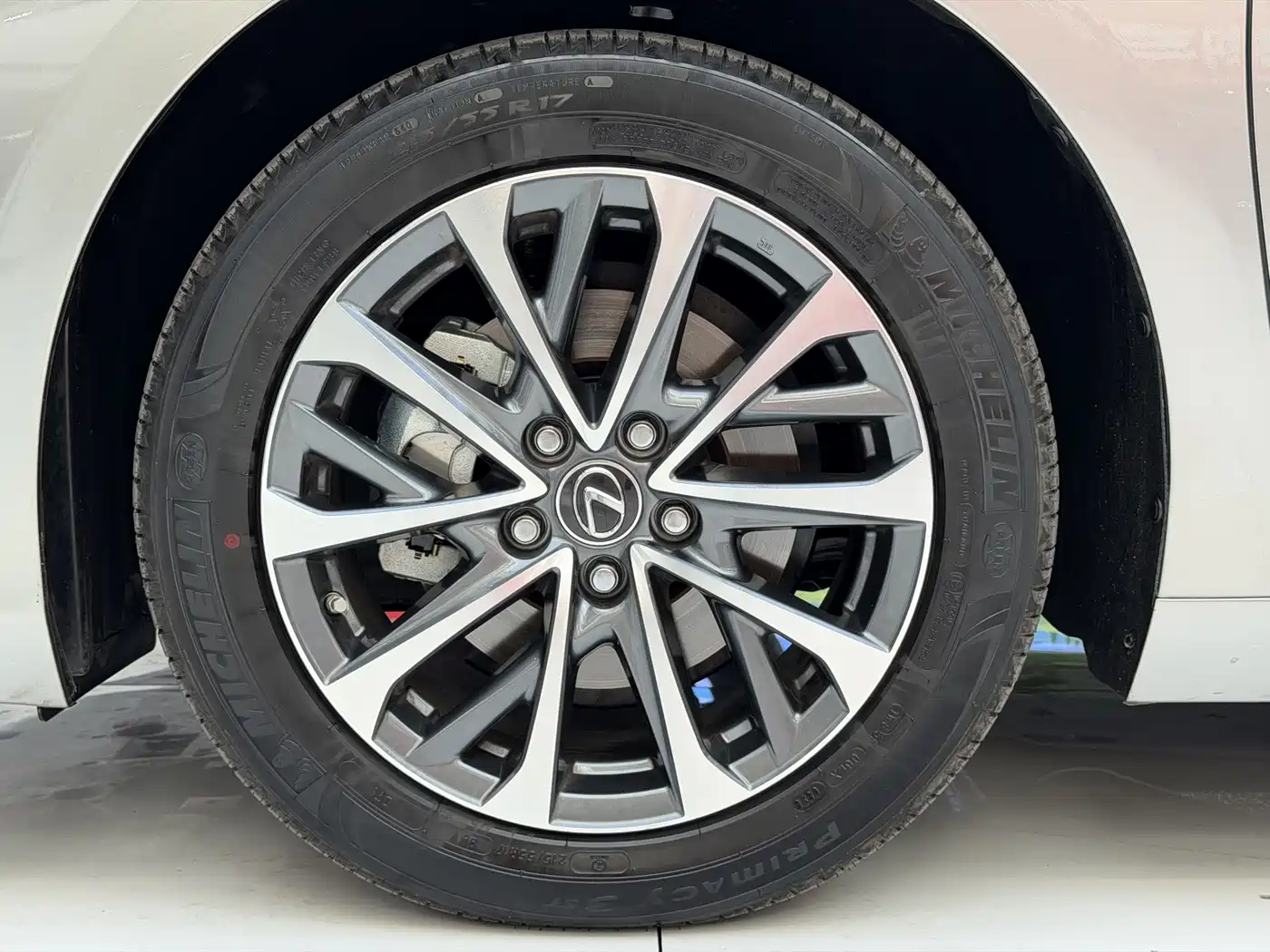 Lexus ES 2026 2025 200 Ultimate Edition
