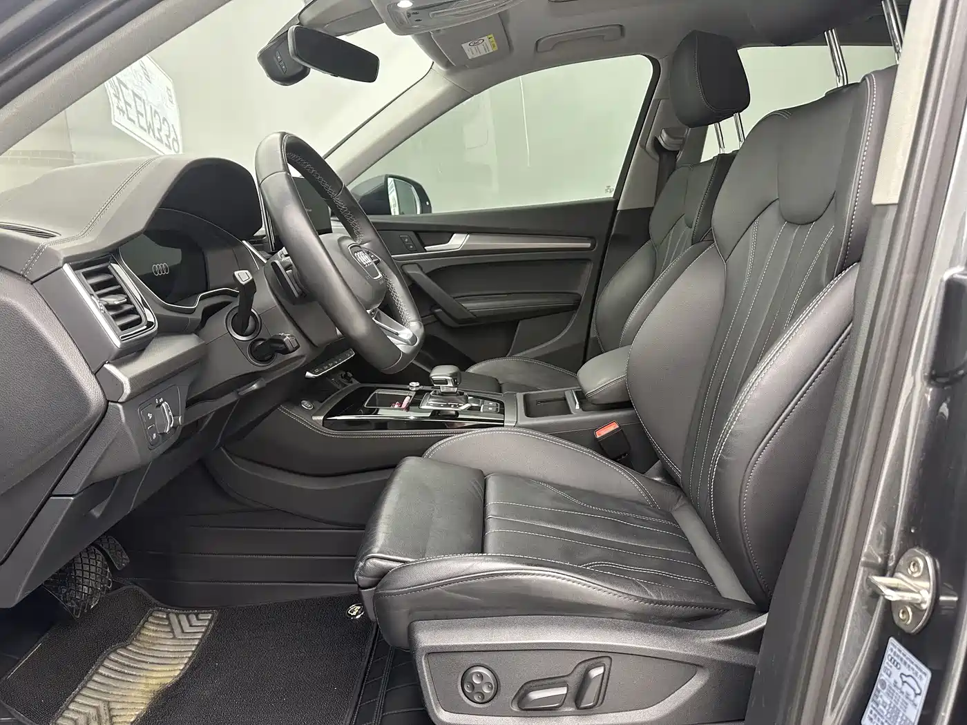 Audi Q5L 2022 40T Luxury Dynamic фото 9