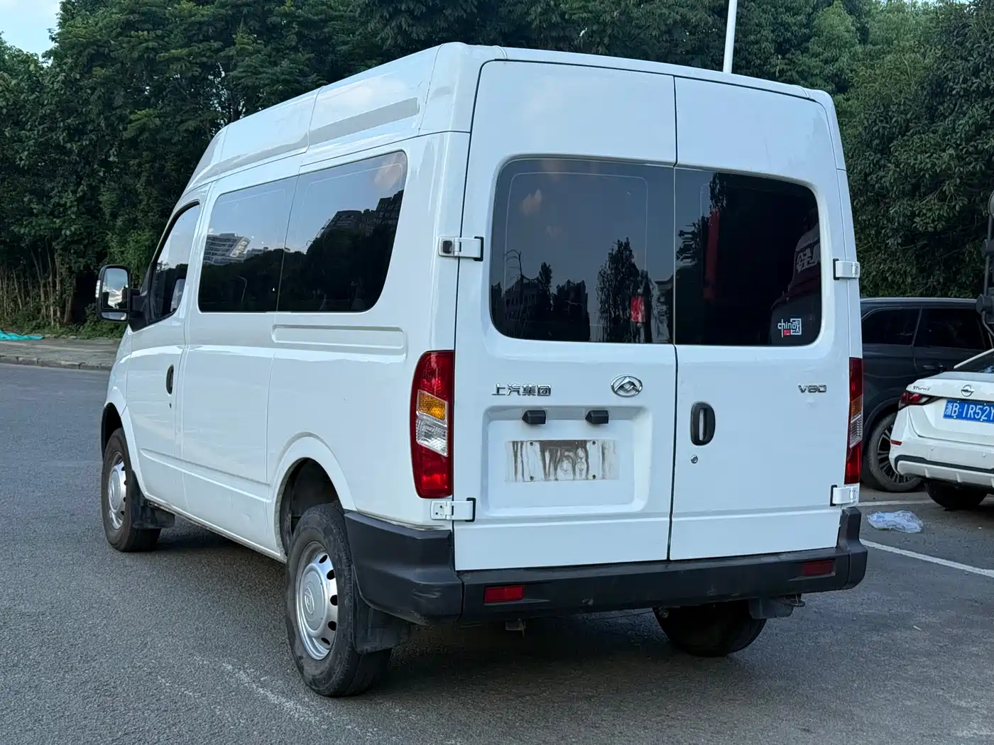 SAIC Maxus Xintu V80 2019 Model 2.5T Classic 6-speed manual Aoyuntong short wheelbase medium roof 5/6-seater фото 9