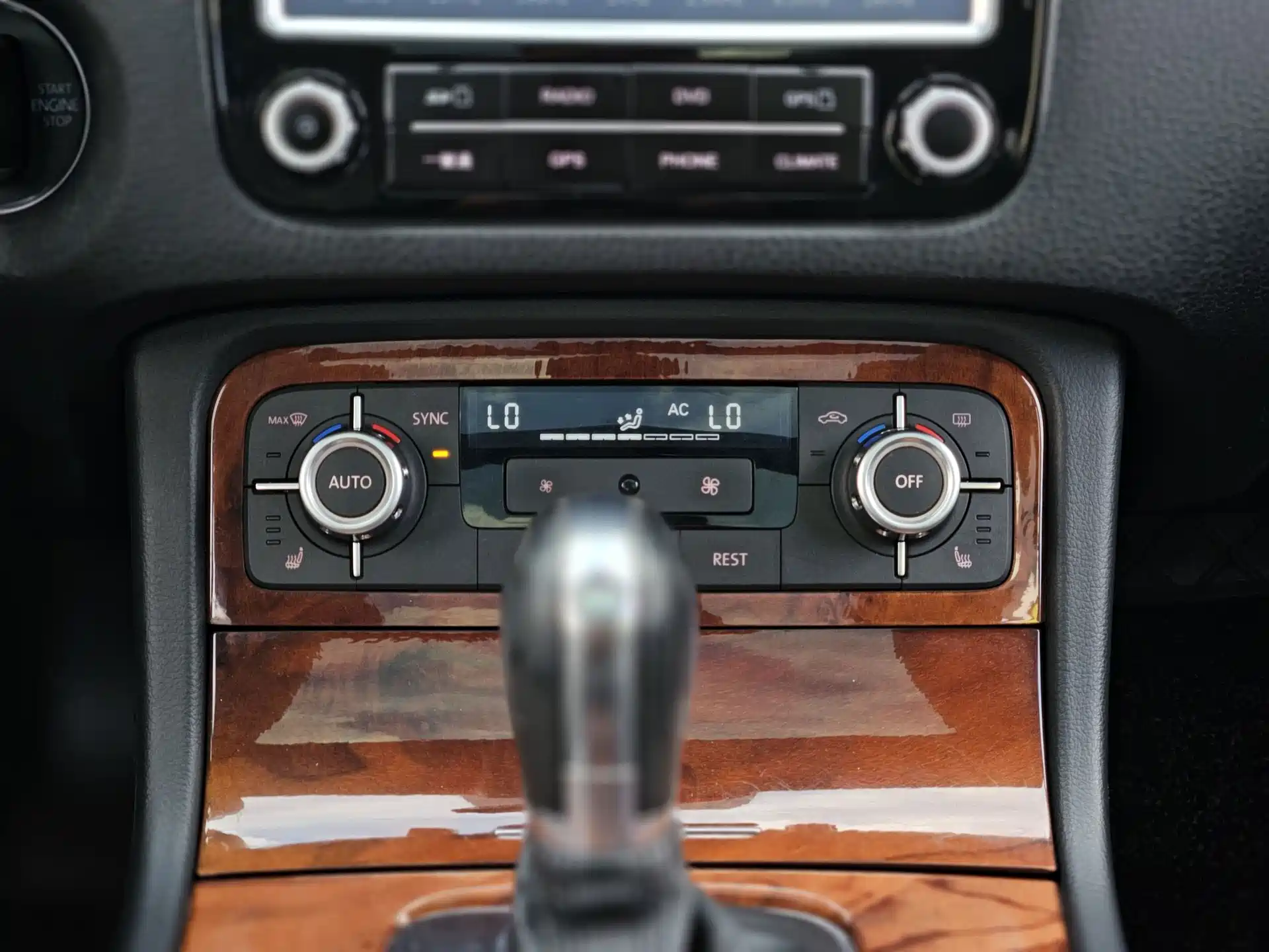 Фото 18 - Volkswagen Touareg