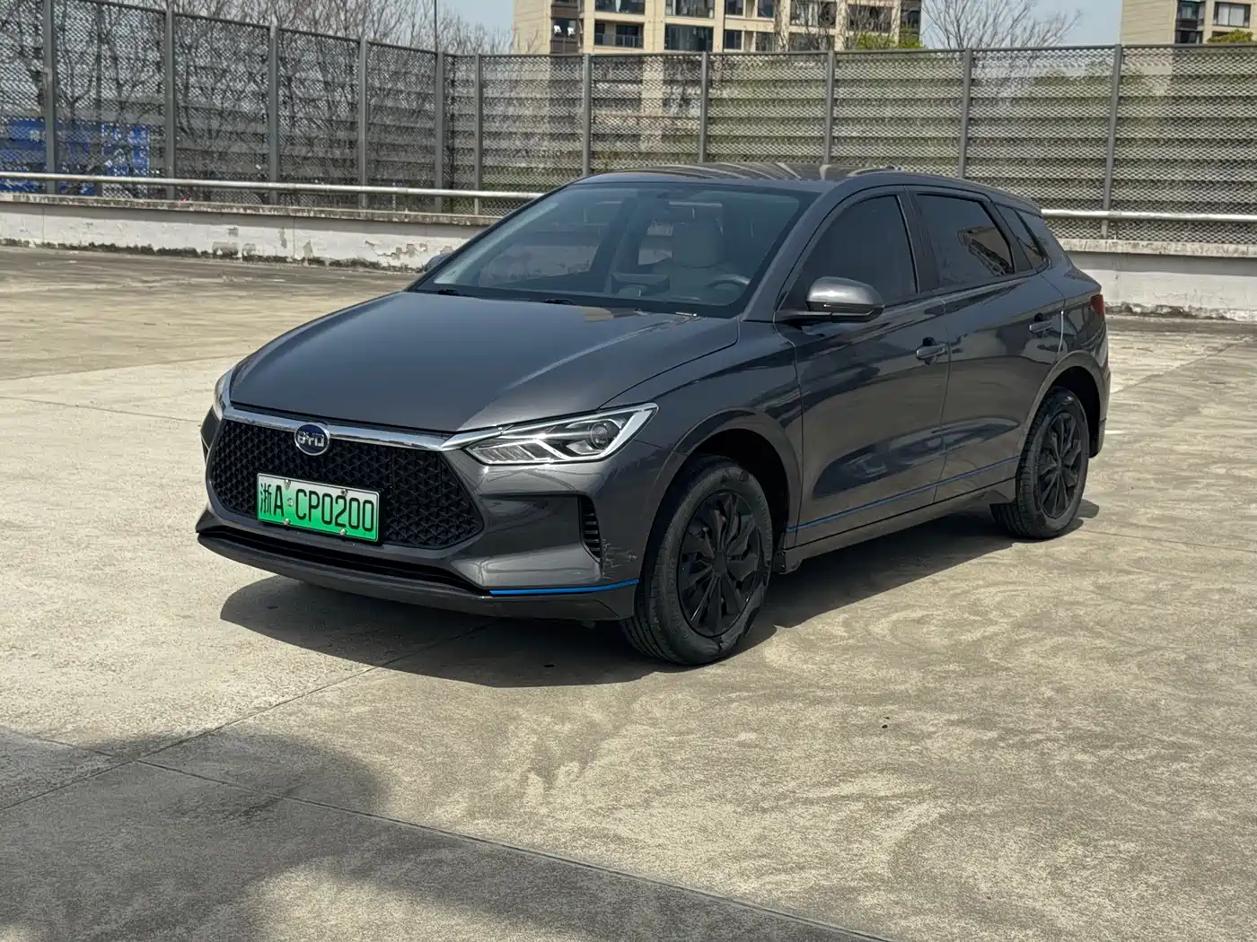 BYD E2
