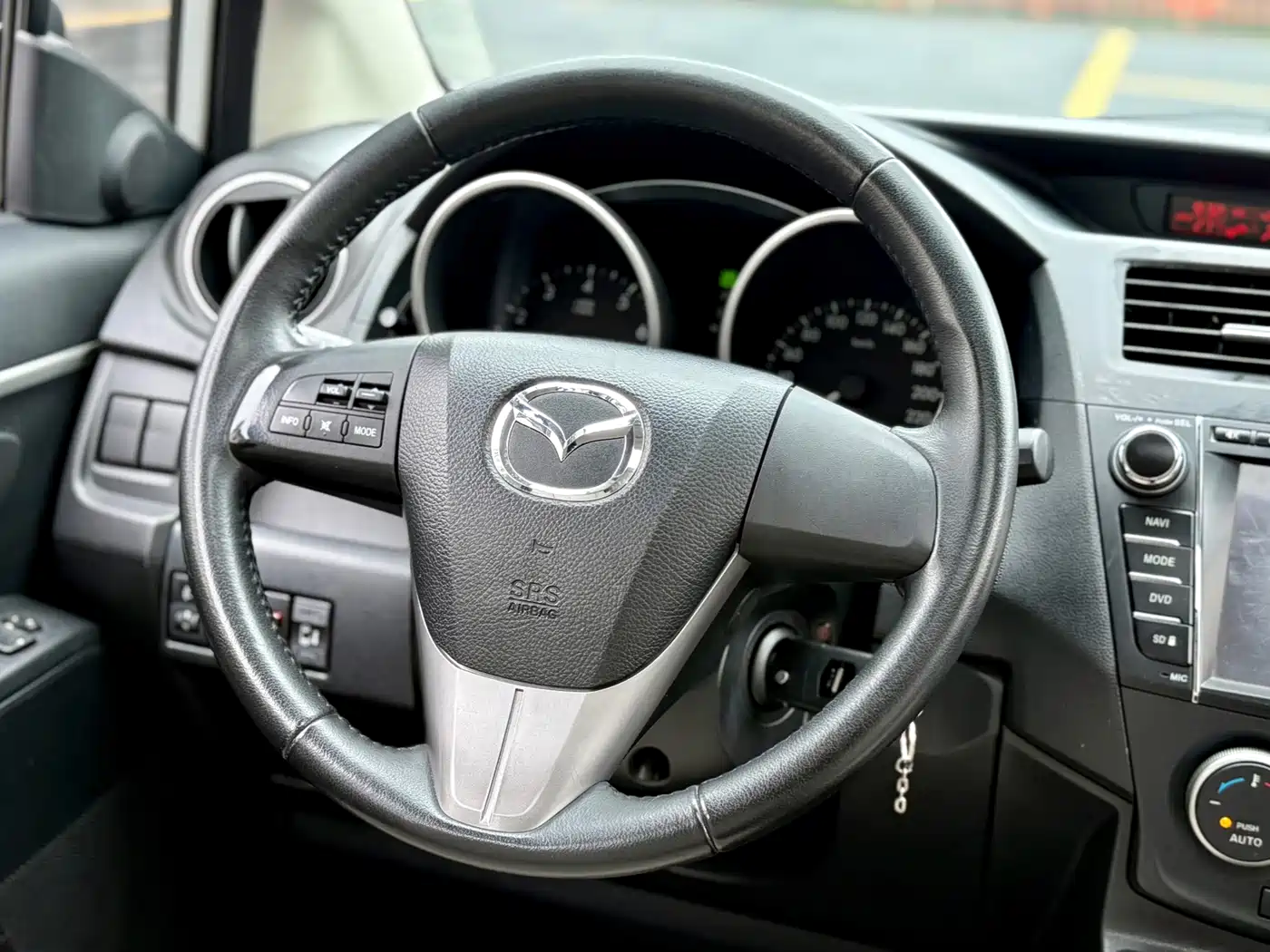 Mazda Mazda5 2013 2013 2.0L Automatic Luxury