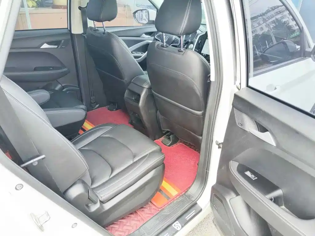 Baojun 530 2021 2021 Global Anniversary Edition 1.5T CVT Luxury 6-seater