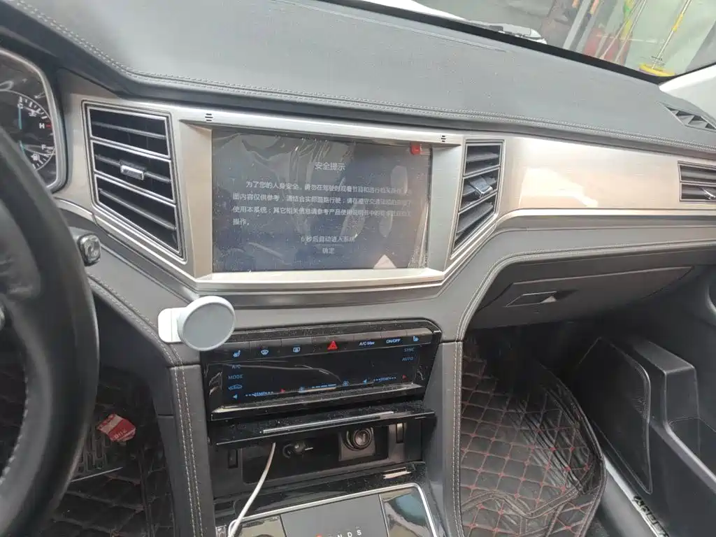 Фото 9 - Zotye X7