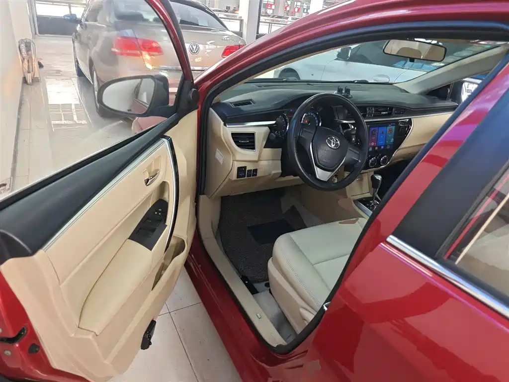 Toyota Corolla 2014 1.6L CVT GL-i фото 16