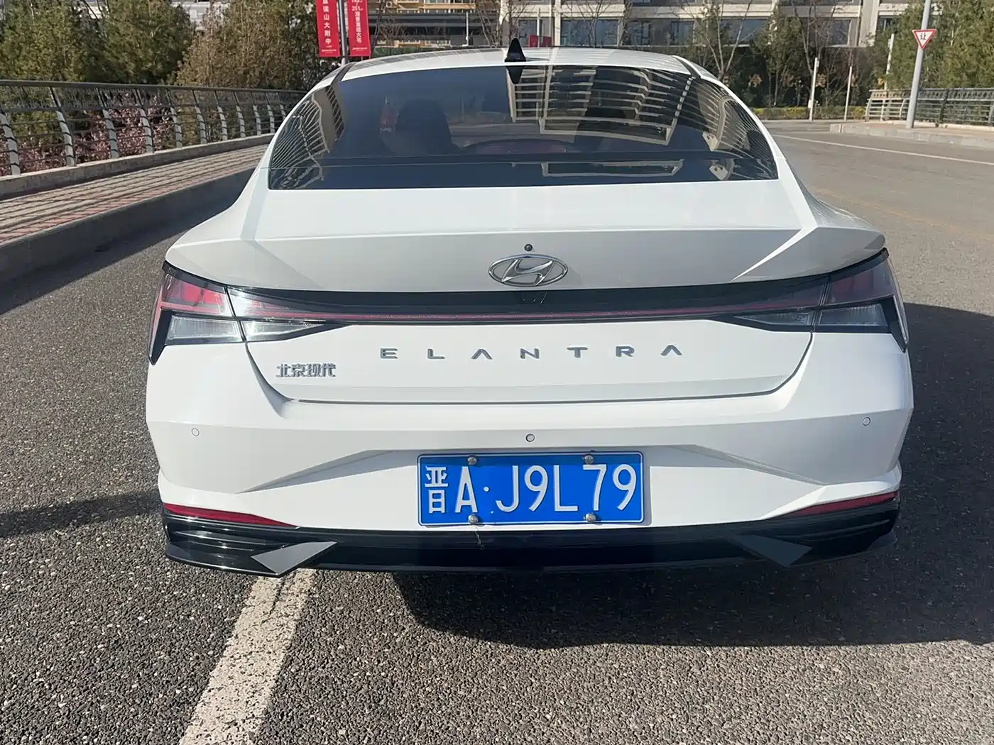 HYUNDAI ELANTRA