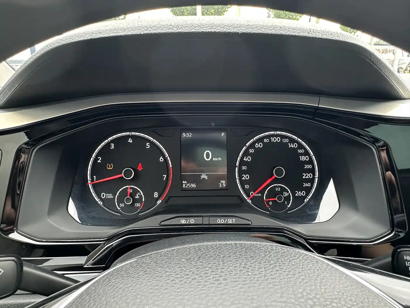 VOLKSWAGEN POLO
