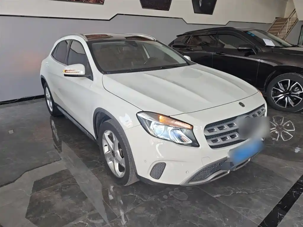 Mercedes-Benz GLA 2018 GLA 200 Dynamic фото 4