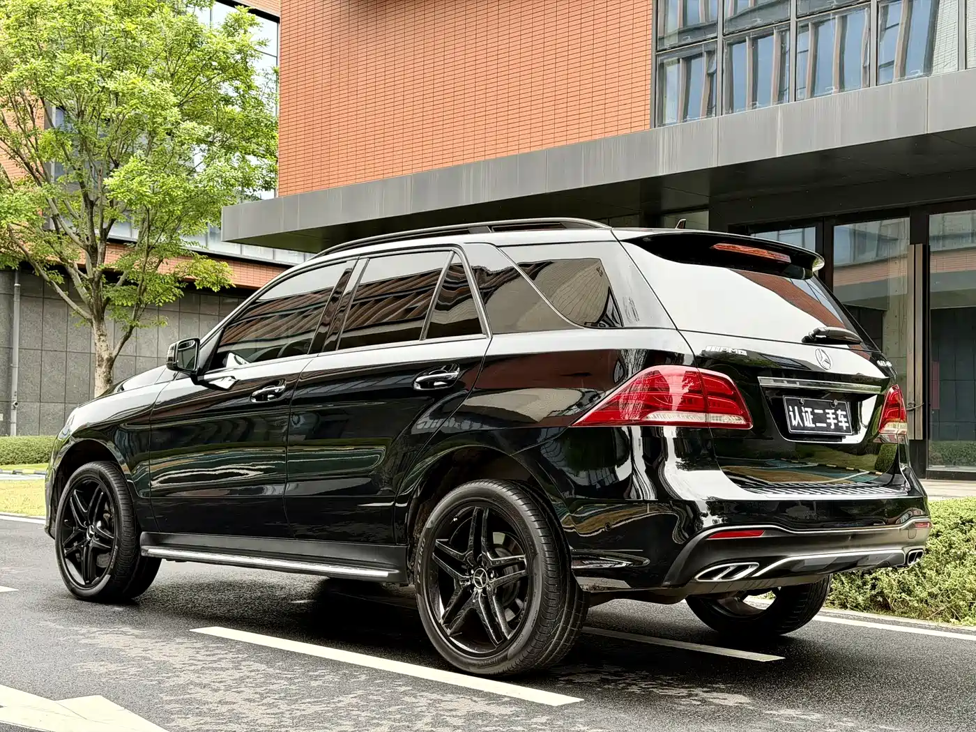 Mercedes-Benz GLE AMG 2017 AMG GLE 43 4MATIC фото 23