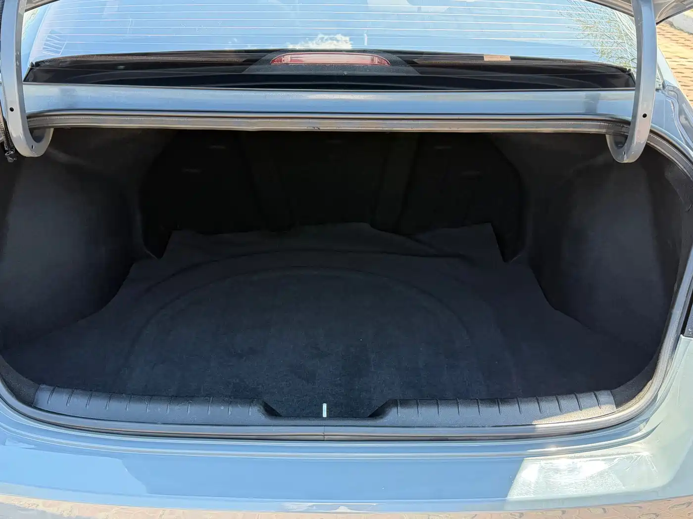 Hyundai Elantra 2022 1.5L CVT LUX Premium Edition фото 15