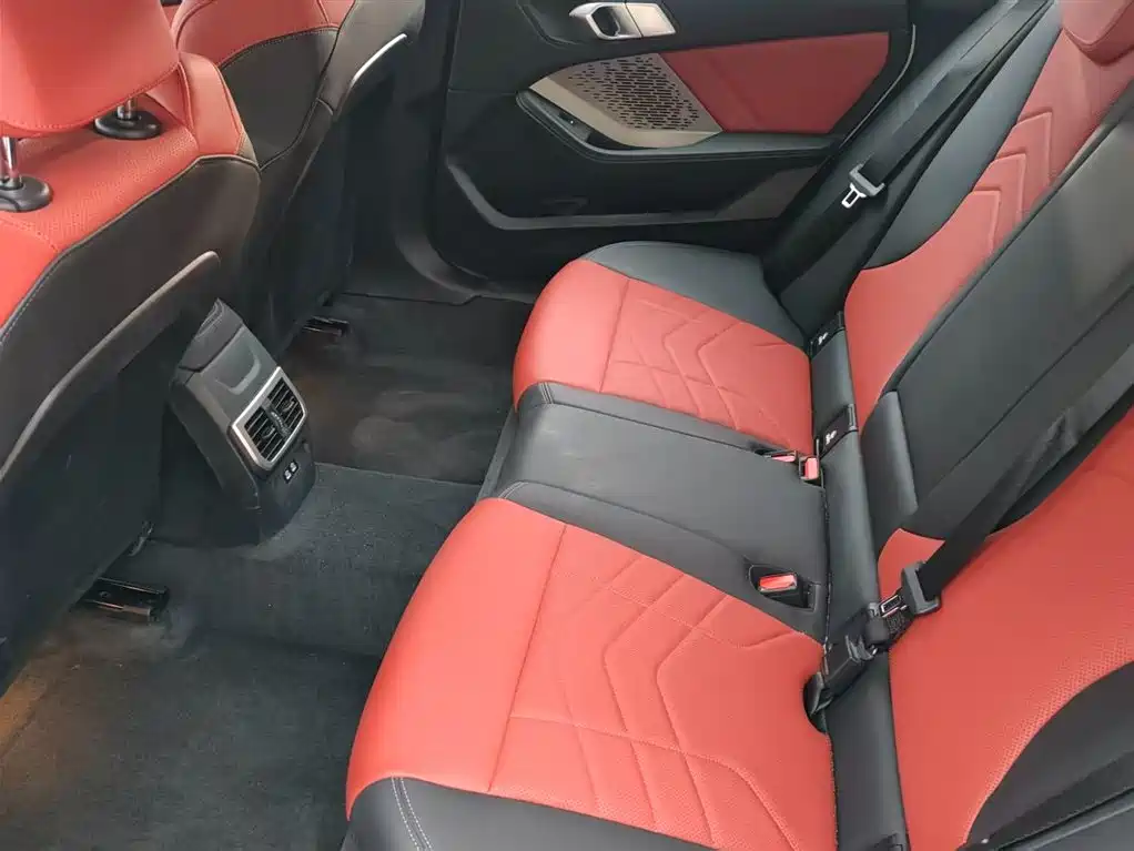 BMW 2 Series 2025 225L M Sport Package фото 9