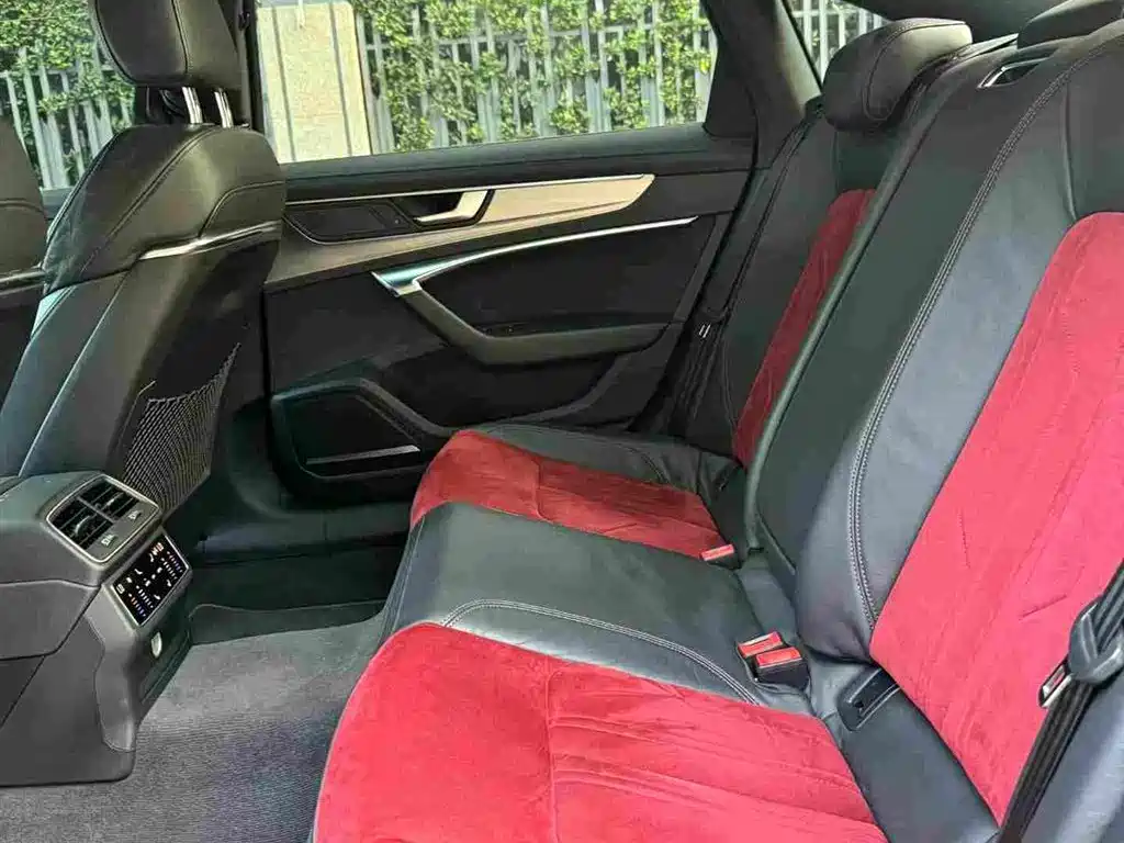 Photo 10 - Audi A6L
