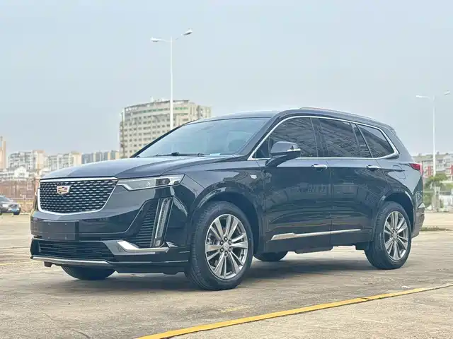 CADILLAC XT6