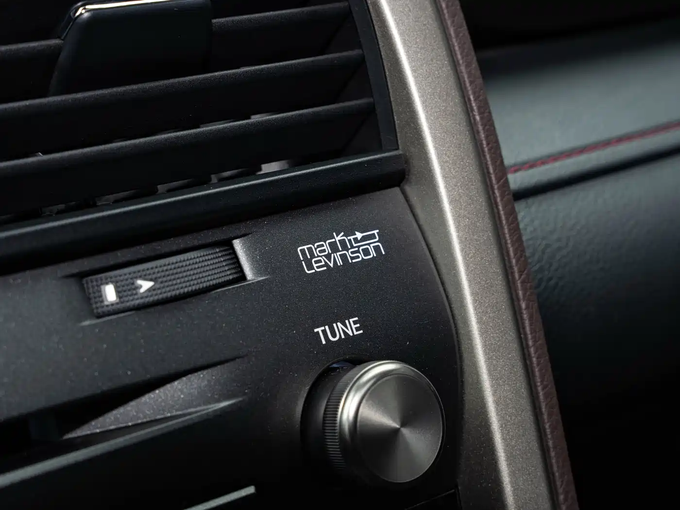 Фото 21 - Lexus RX