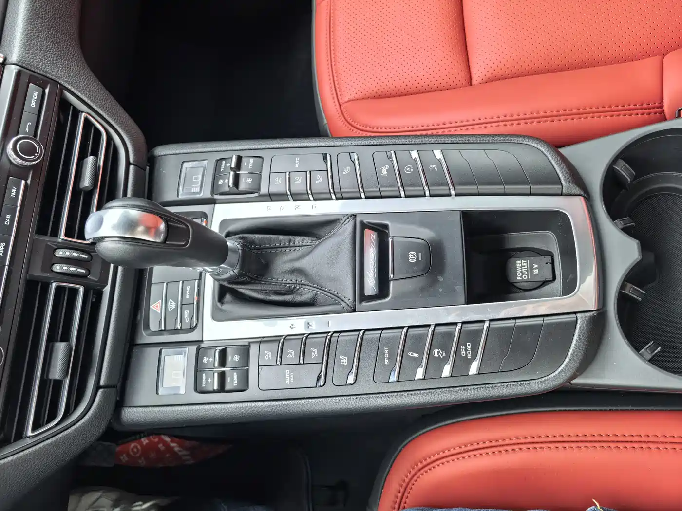 Porsche Macan 2018 Macan 2.0T фото 10