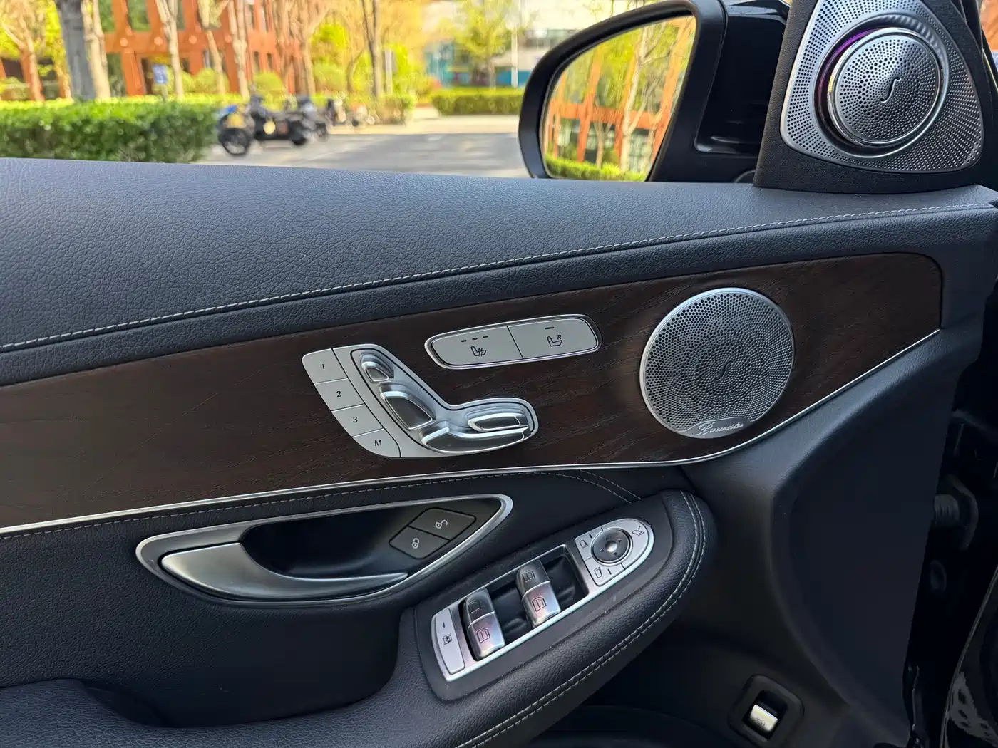 Mercedes-Benz GLC 2020 Facelift GLC 300 L 4MATIC Dynamic фото 18