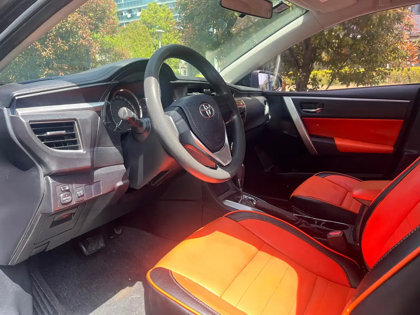 Toyota Corolla 2014 1.6L CVT GL фото 7