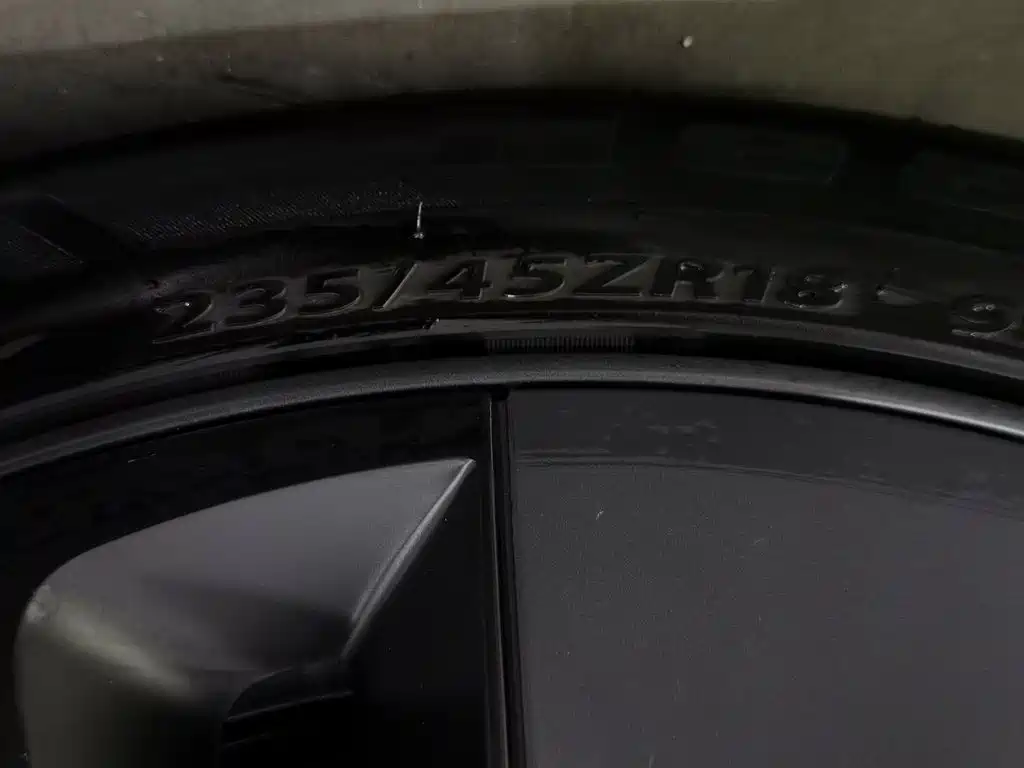 Tesla Model 3 2026 2025 Model Year Facelift Rear-Wheel Drive
