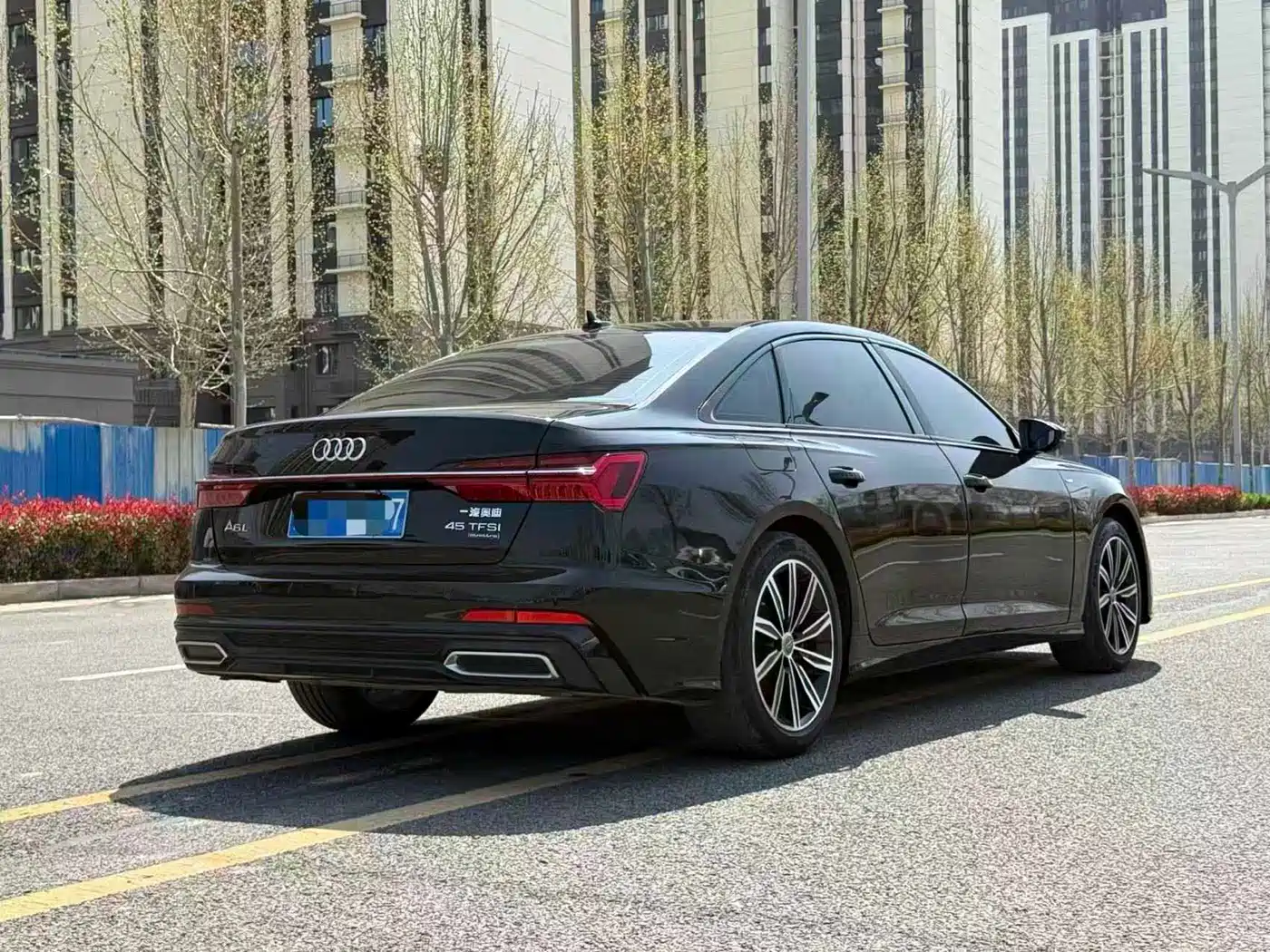 Фото 9 - Audi A6L