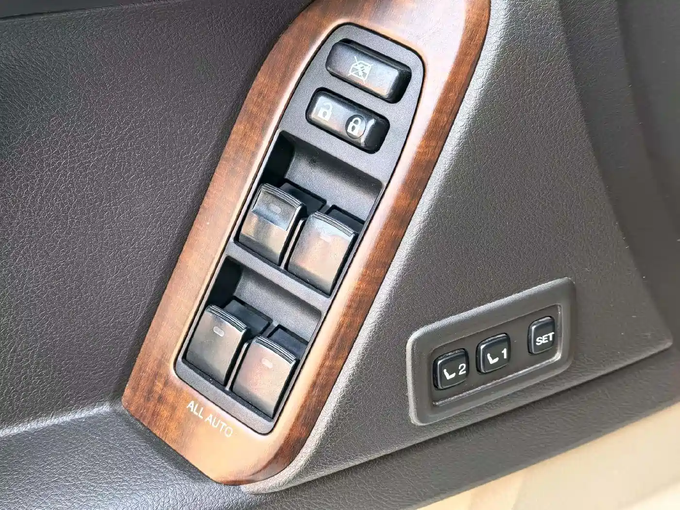 Toyota Prado 2010 4.0L Automatic VX фото 7