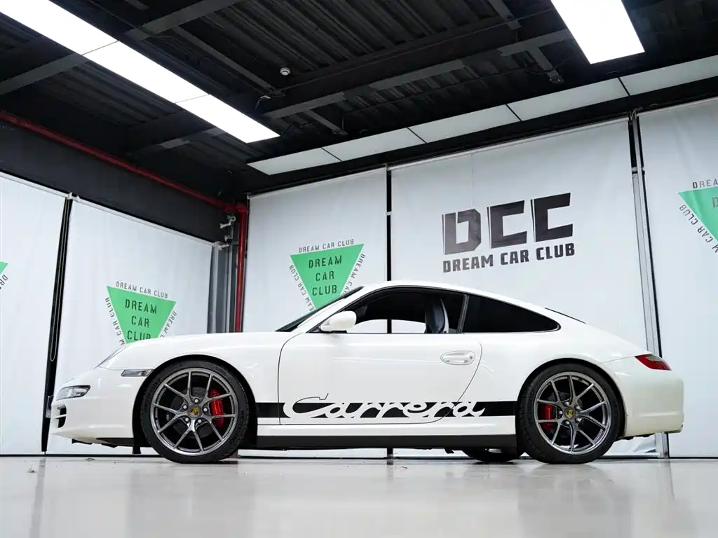 Photo 17 - Porsche 911