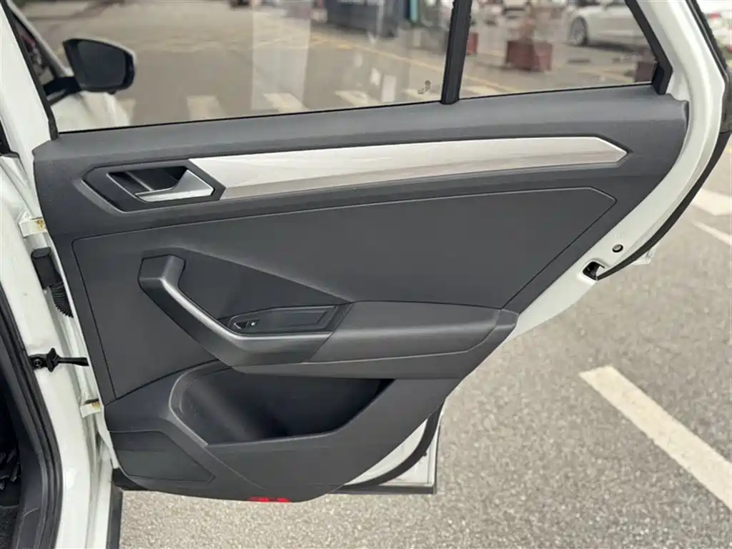 Volkswagen T-ROC 2021 Facelift 280TSI DSG 2WD Elite Smart Connect Edition фото 16