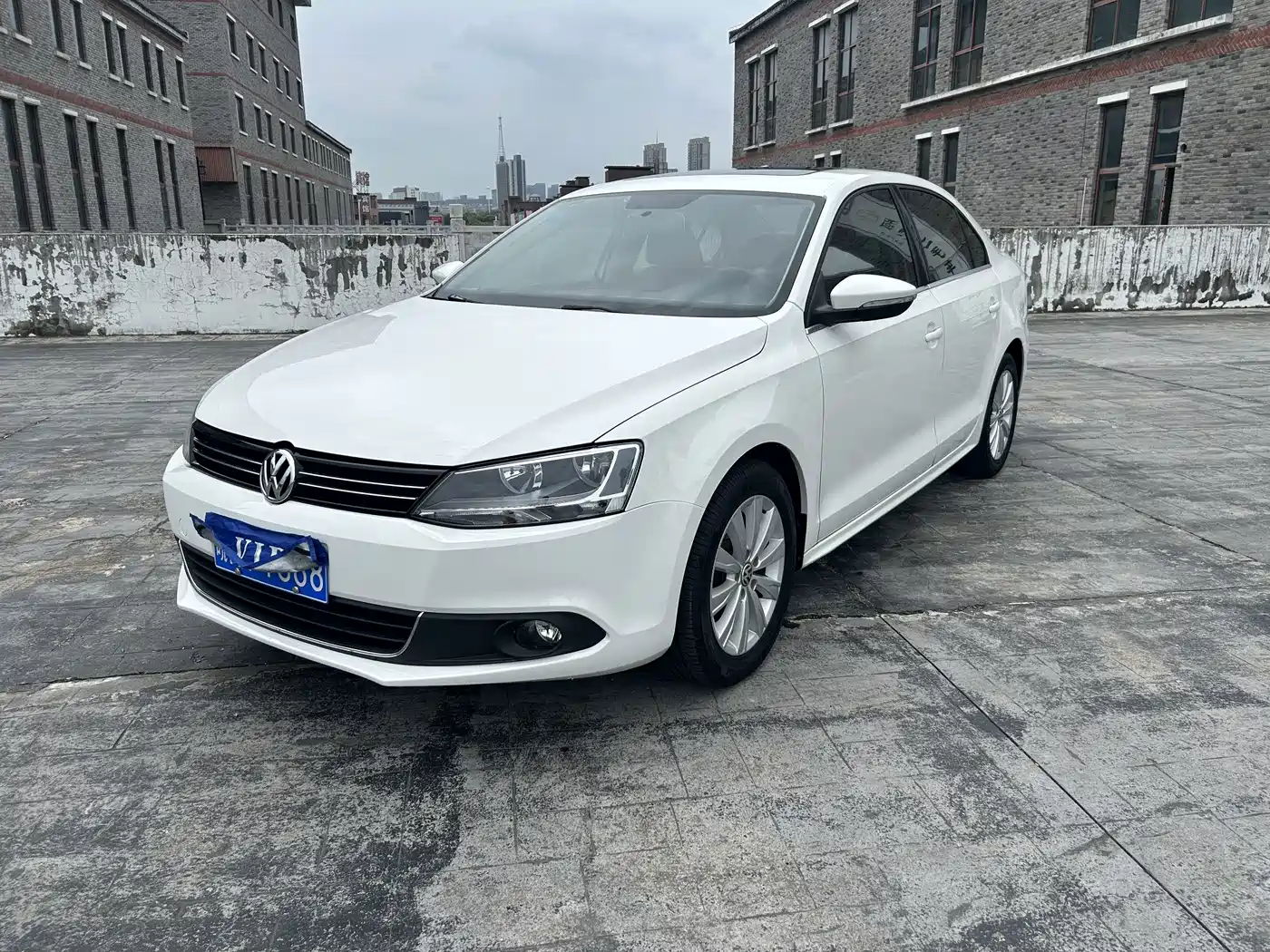 Photo 1 - Volkswagen Sagitar